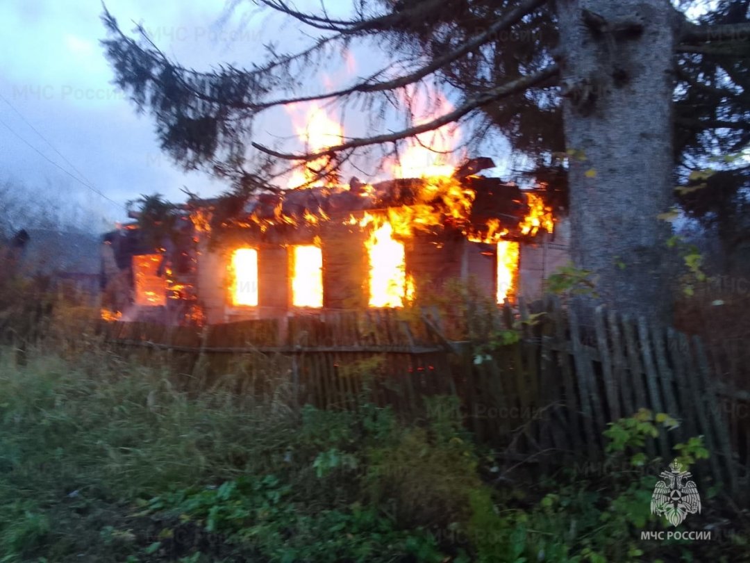 Пожар в Жиздринском районе, с. Огорь, ул. Большая