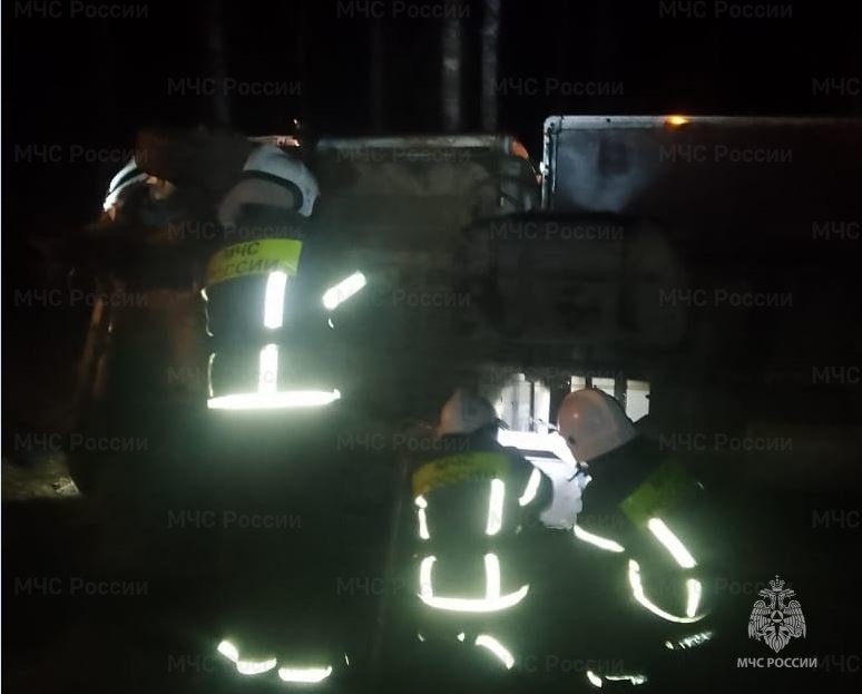 Спасатели МЧС принимали участие в ликвидации ДТП в Жиздринском районе, 311 км автодороги М-3 «Украина»